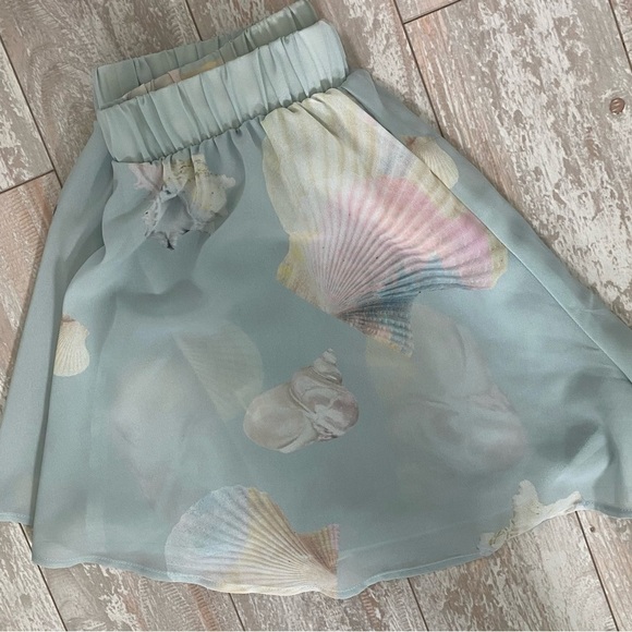 Show Me Your MUMU Shorts Seashell Print Size Small in EUC - Picture 6 of 9